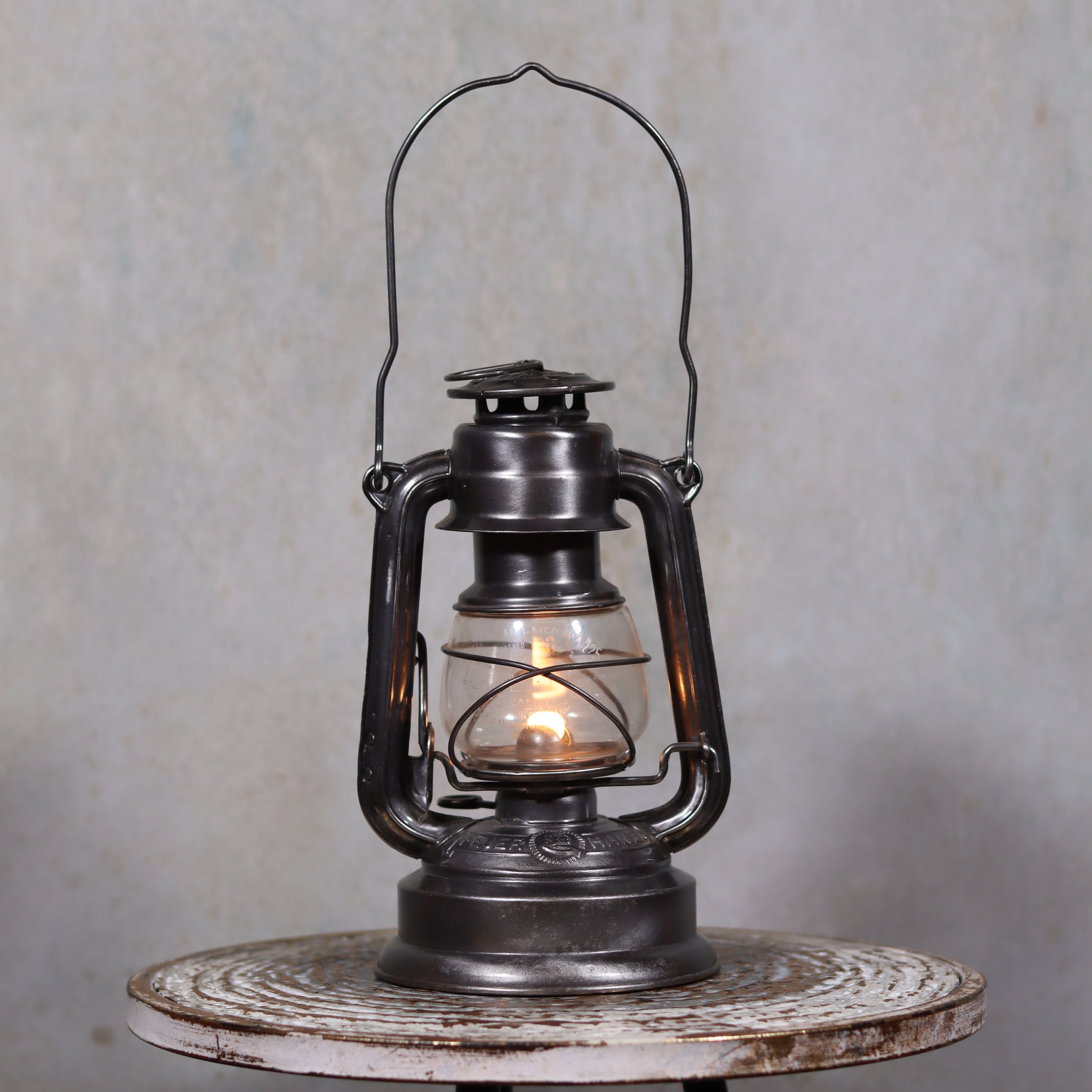 Rare Feuerhand 235 RT63 Hurricane Lantern – Original Glass, Excellent Condition