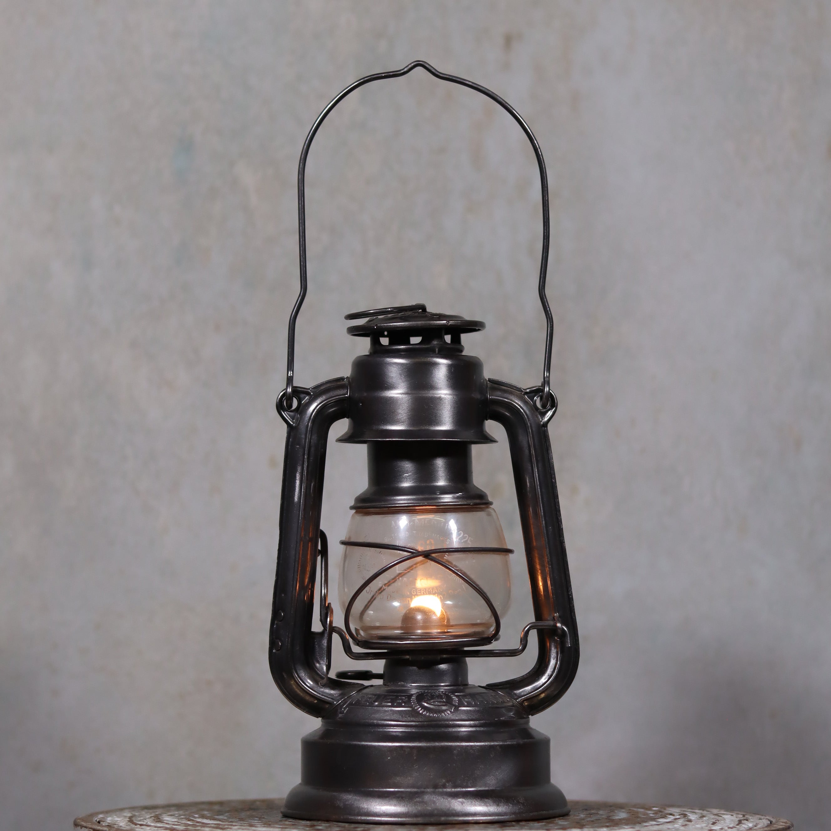 Rare Feuerhand 235 RT63 Hurricane Lantern – Original Glass, Excellent Condition