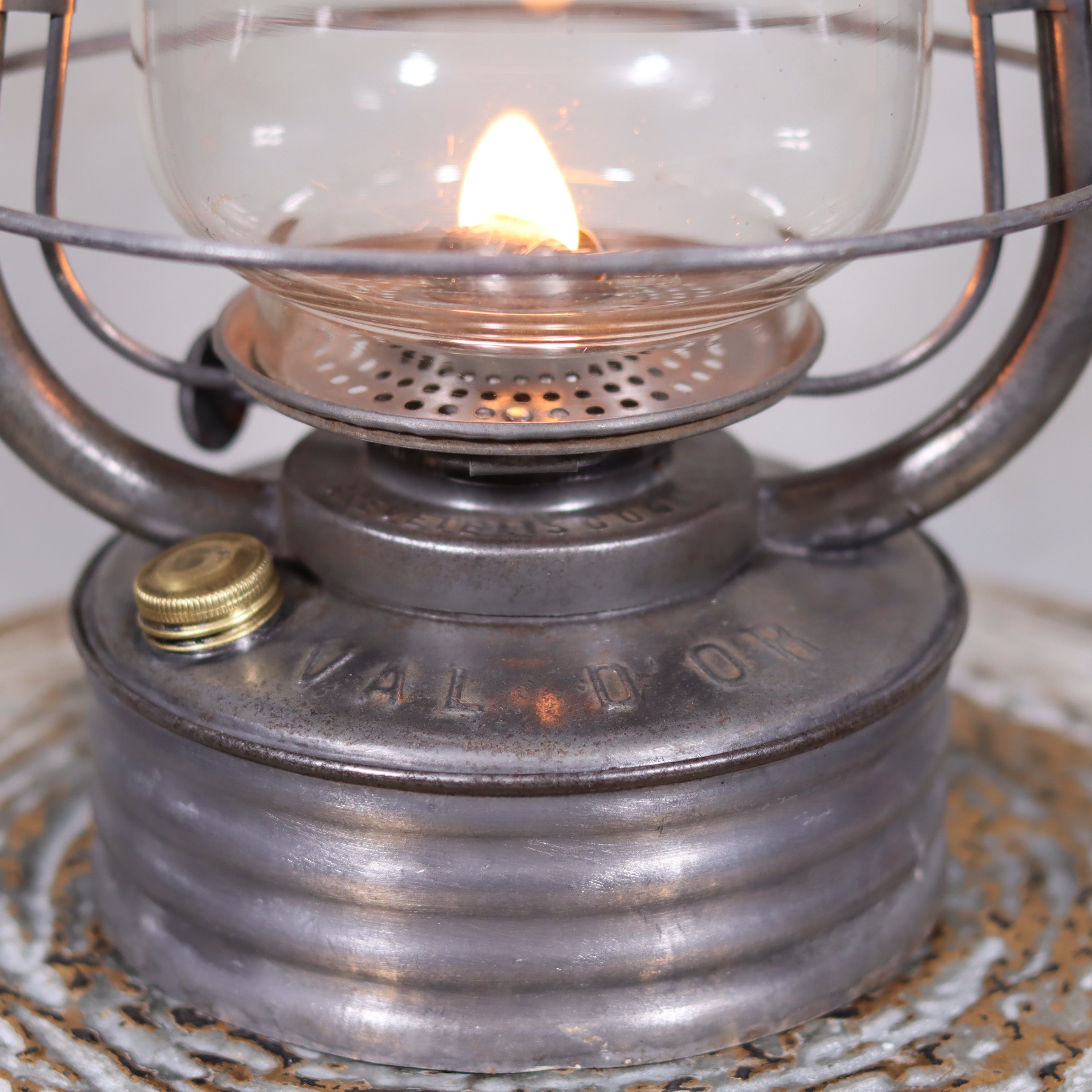 Rare French Val d'Or Hurricane Lantern by Etablissement Ch. Goujon – Beautiful Working Condition with Brass Details