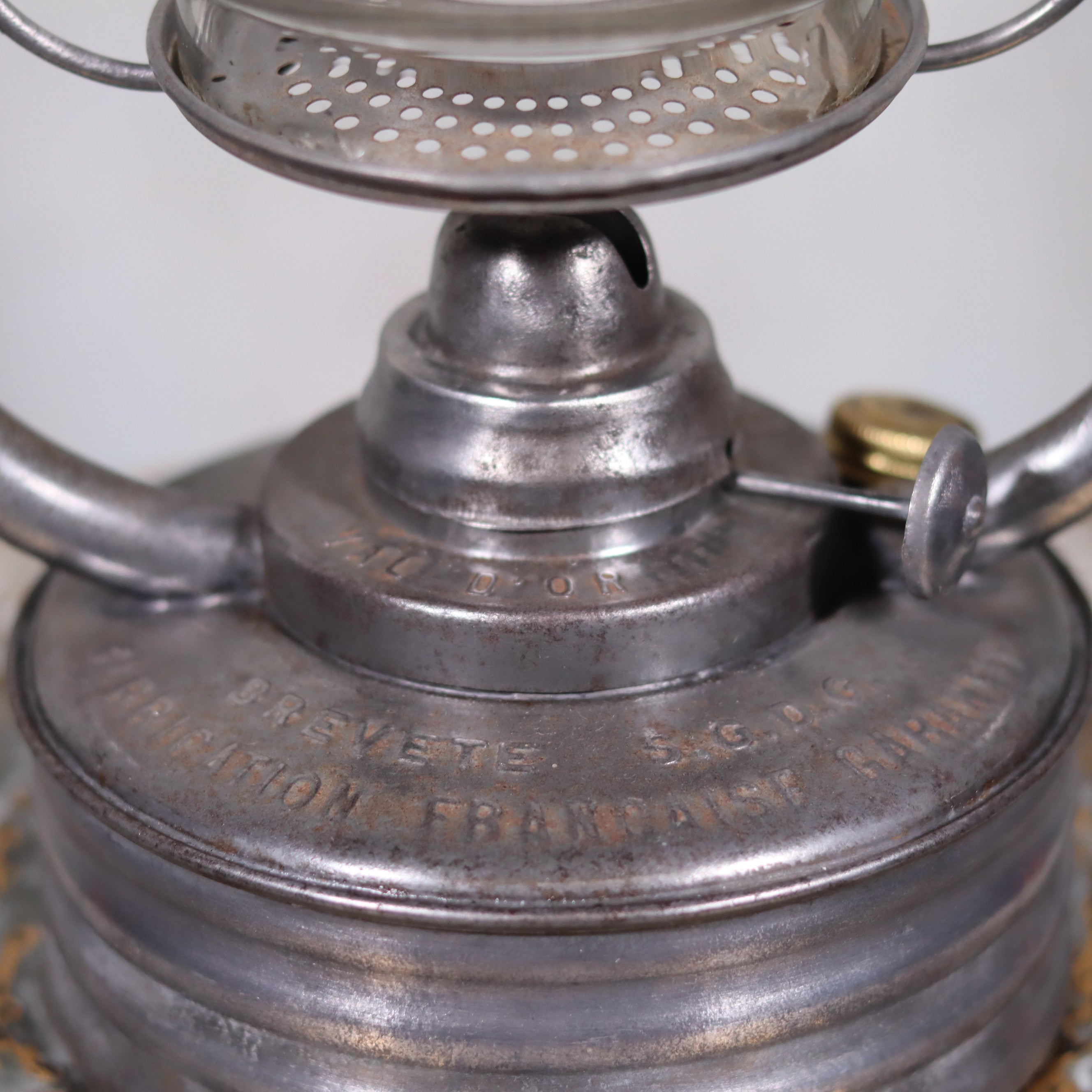 Rare French Val d'Or Hurricane Lantern by Etablissement Ch. Goujon – Beautiful Working Condition with Brass Details