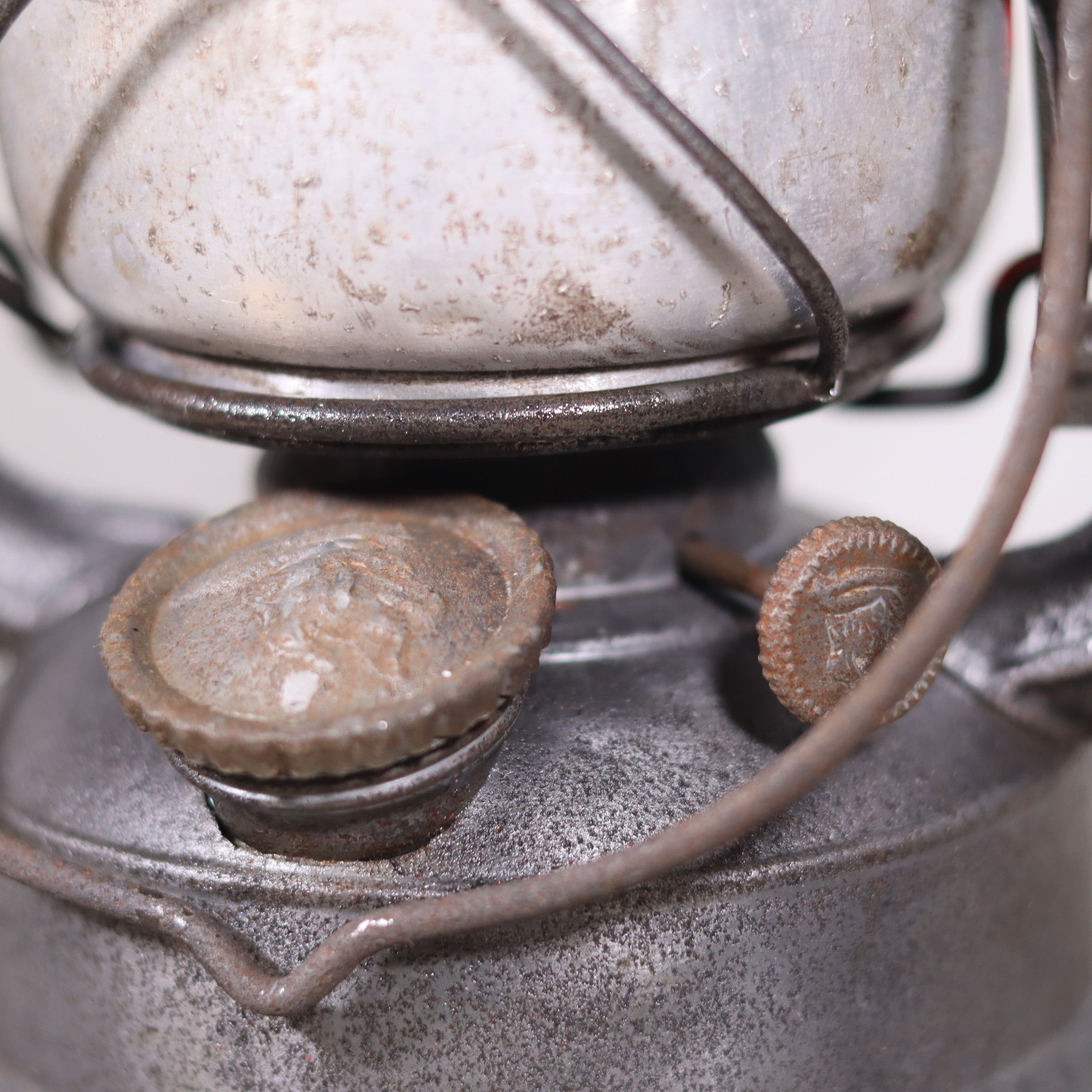 Extremely Rare Pre-War Feuerhand 375 K Hurricane Lantern – 1930s, Red Marked Glass, Reflector & Vehicle Holder