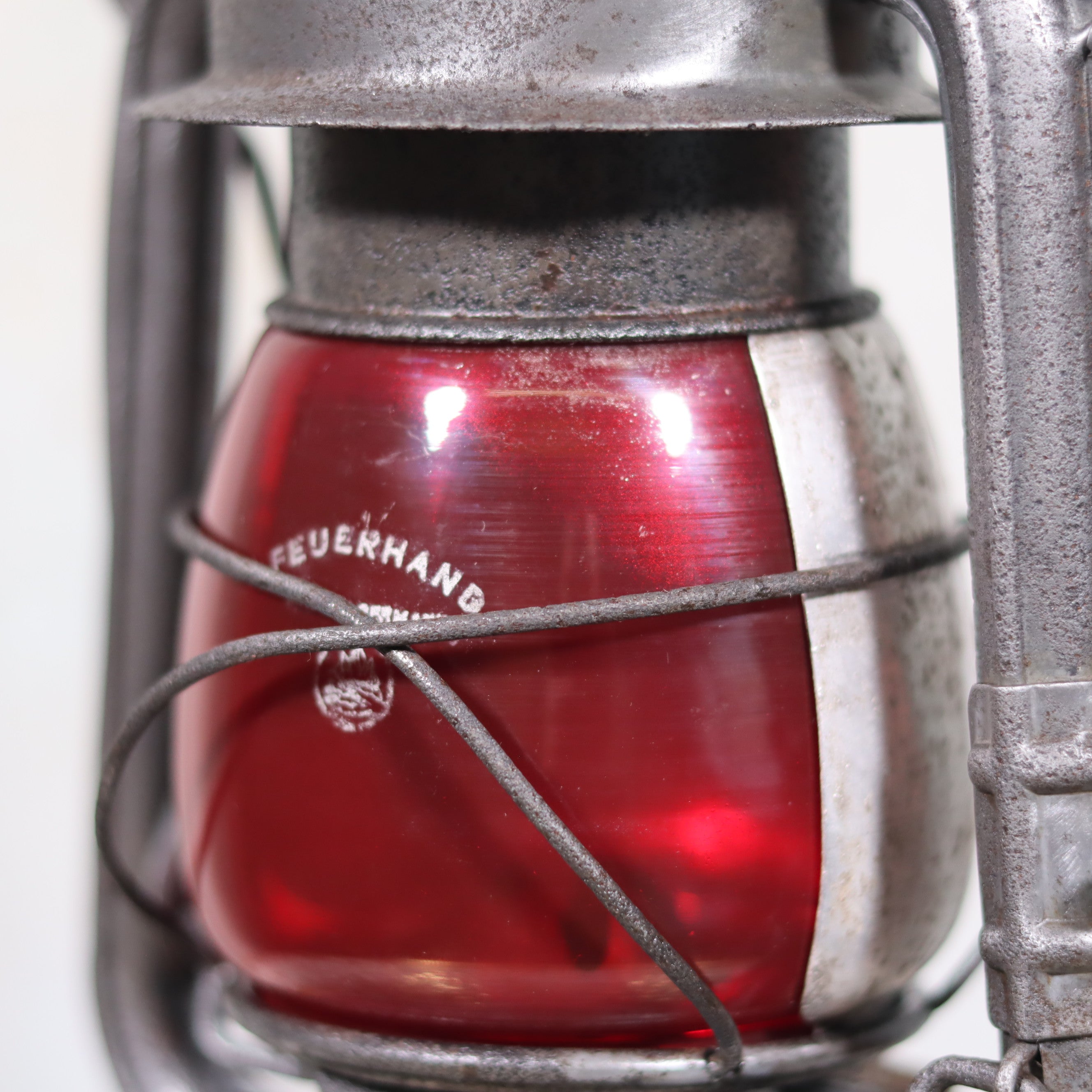 Extremely Rare Pre-War Feuerhand 375 K Hurricane Lantern – 1930s, Red Marked Glass, Reflector & Vehicle Holder
