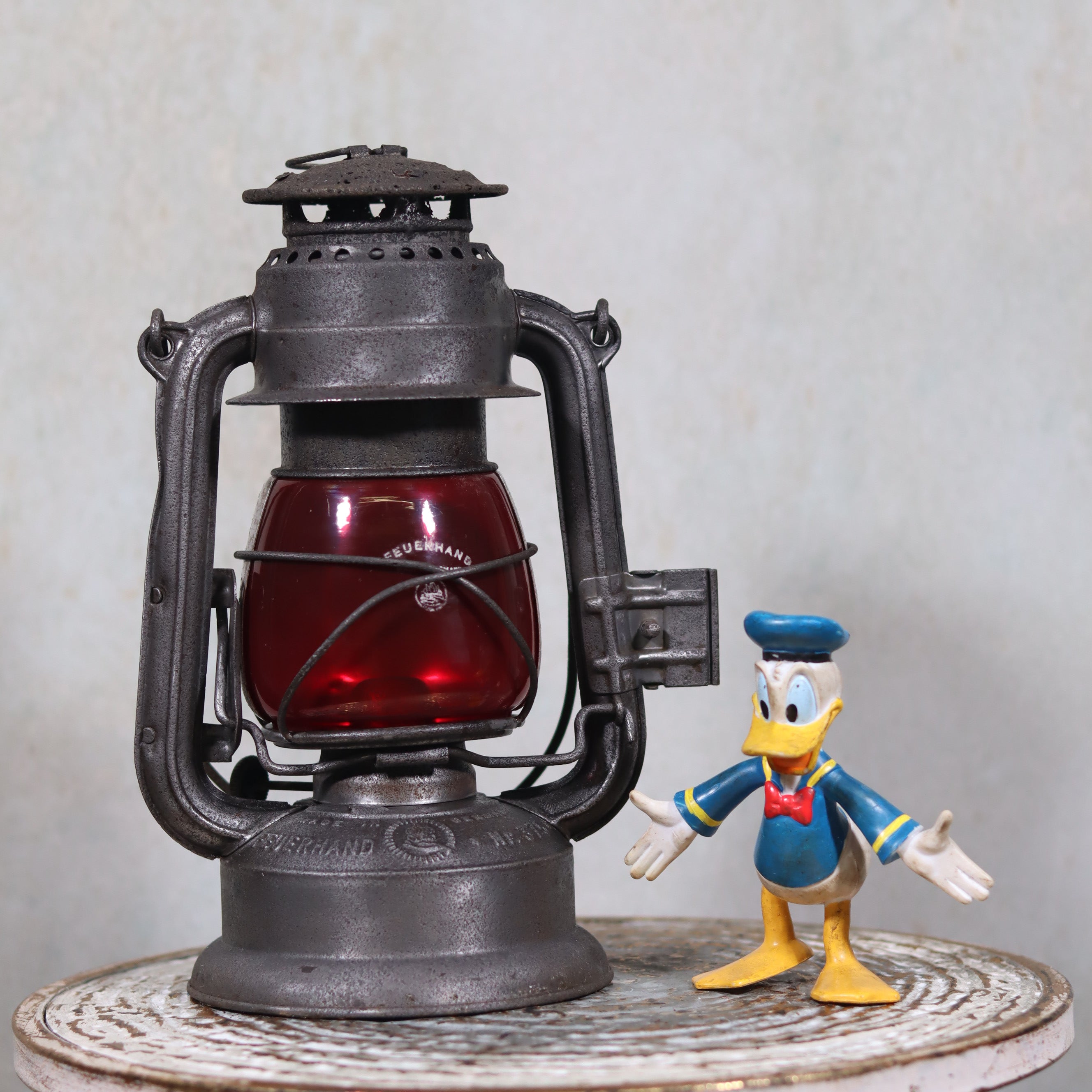 Extremely Rare Pre-War Feuerhand 375 K Hurricane Lantern – 1930s, Red Marked Glass, Reflector & Vehicle Holder