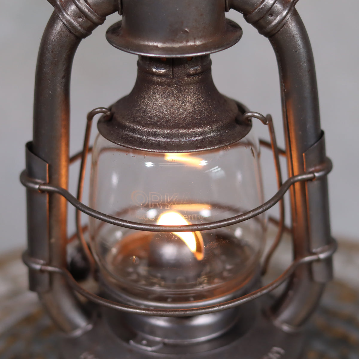 Extremely Rare Pre-War Storm Lantern – Hasag Orkan No. 333 (1937–1939) vintage oil lamp with lit flame close-up view