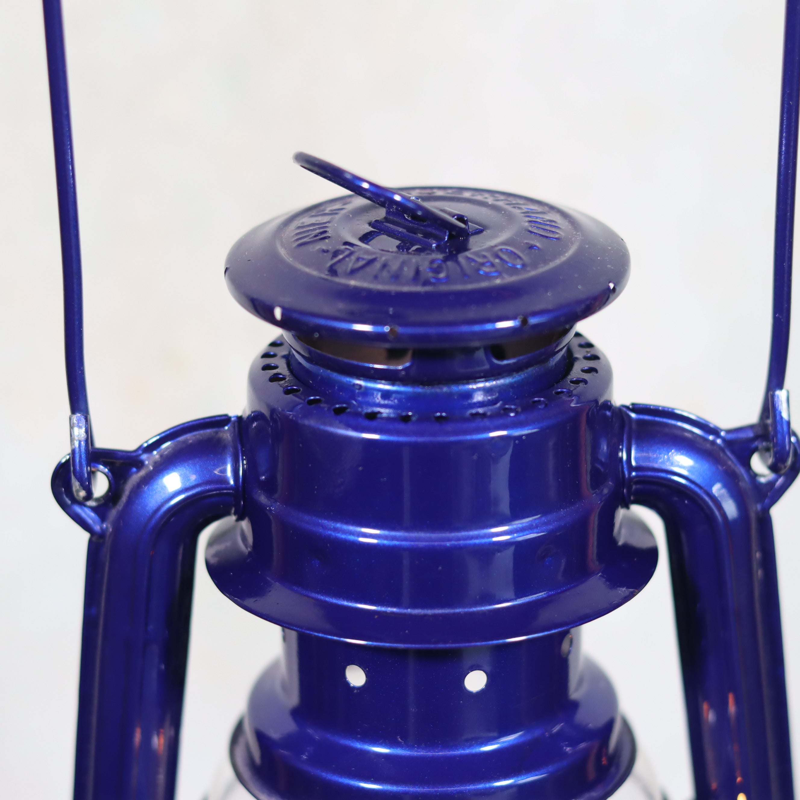 Rare Feuerhand 276 “Night Beach” – Limited Edition Airbrush Model near mint blue oil lamp close-up of top and handle detail