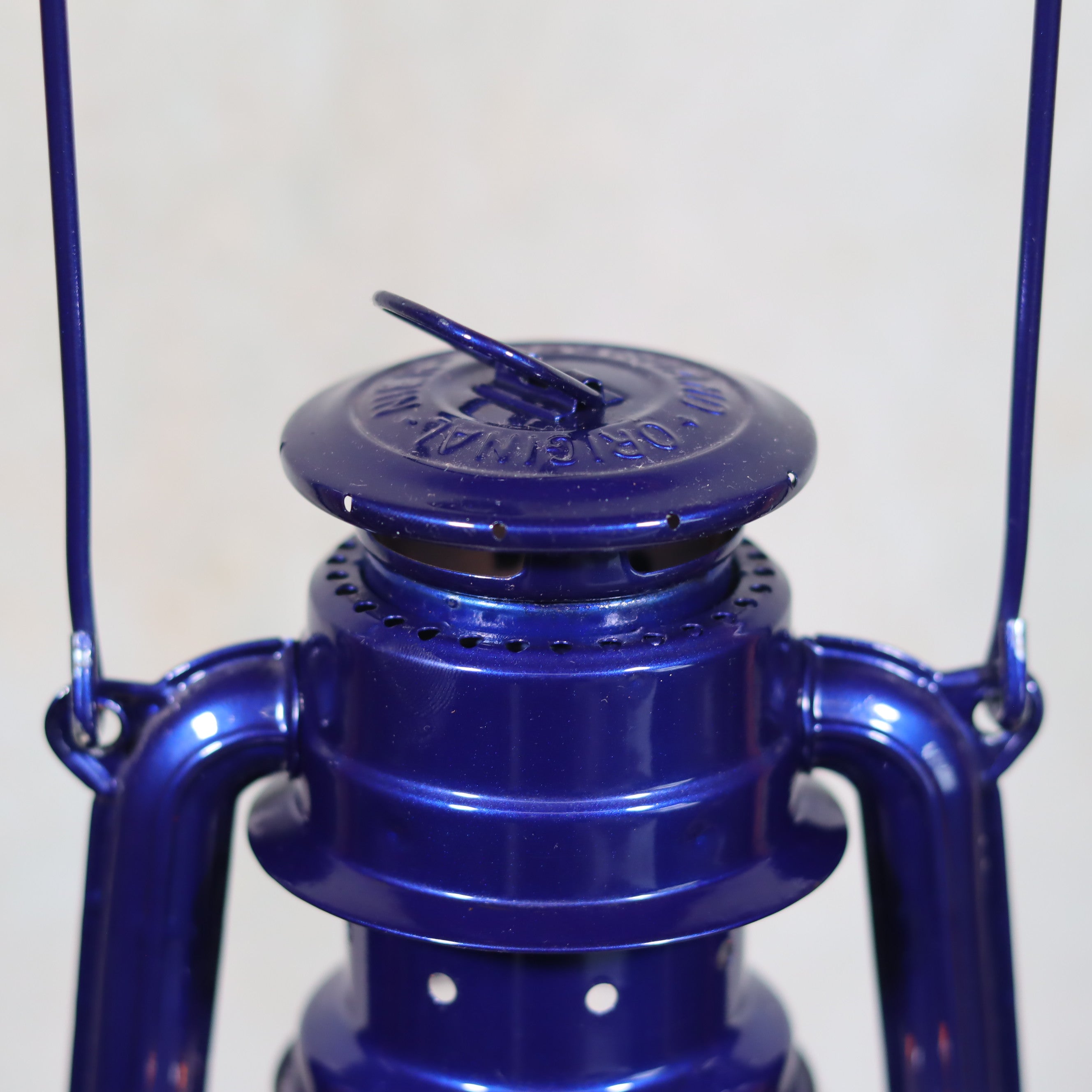 Rare Feuerhand 276 “Night Beach” – Limited Edition Airbrush Model near mint blue oil lamp close-up view