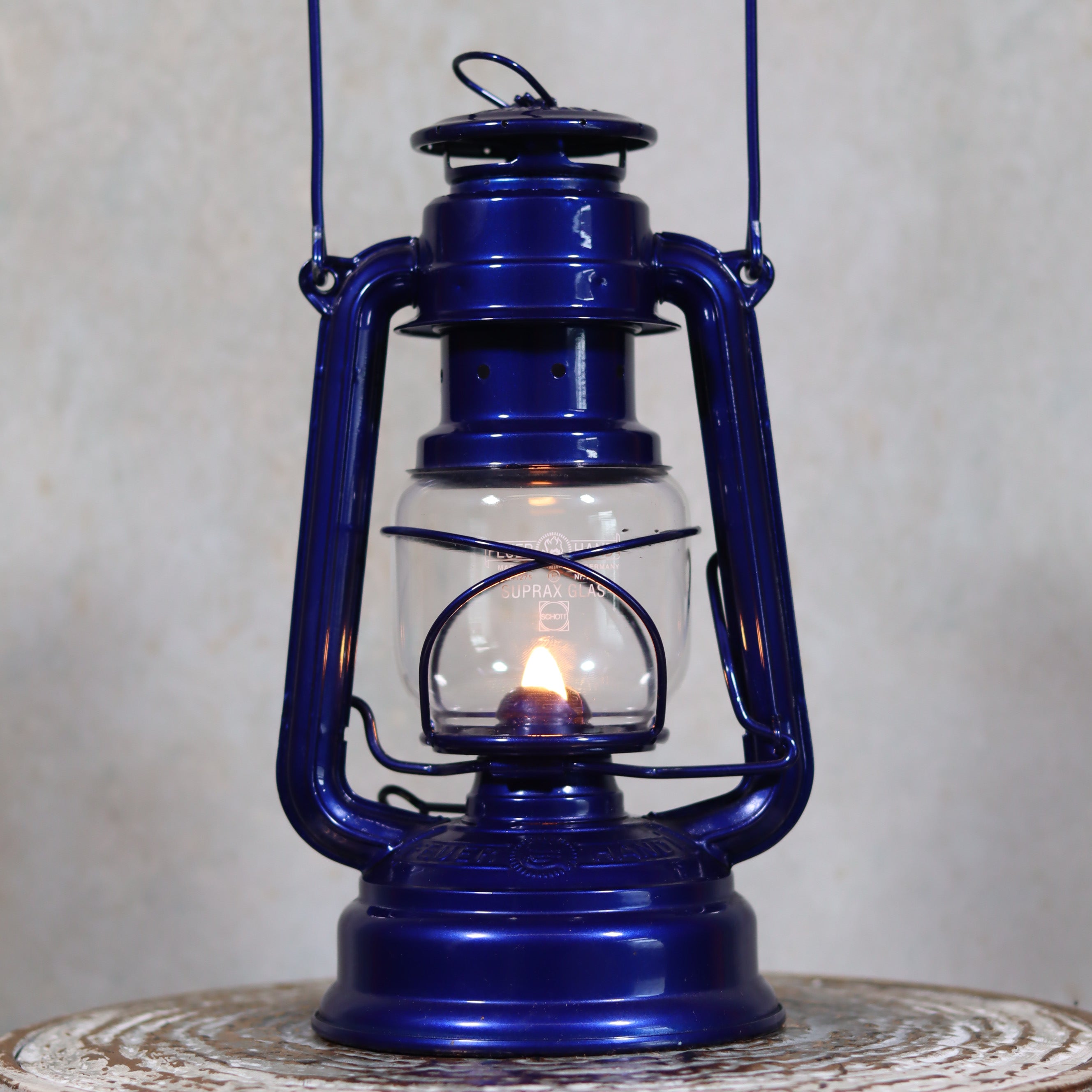Rare Feuerhand 276 “Night Beach” – Limited Edition Airbrush Model oil lamp glowing with deep blue finish near mint condition