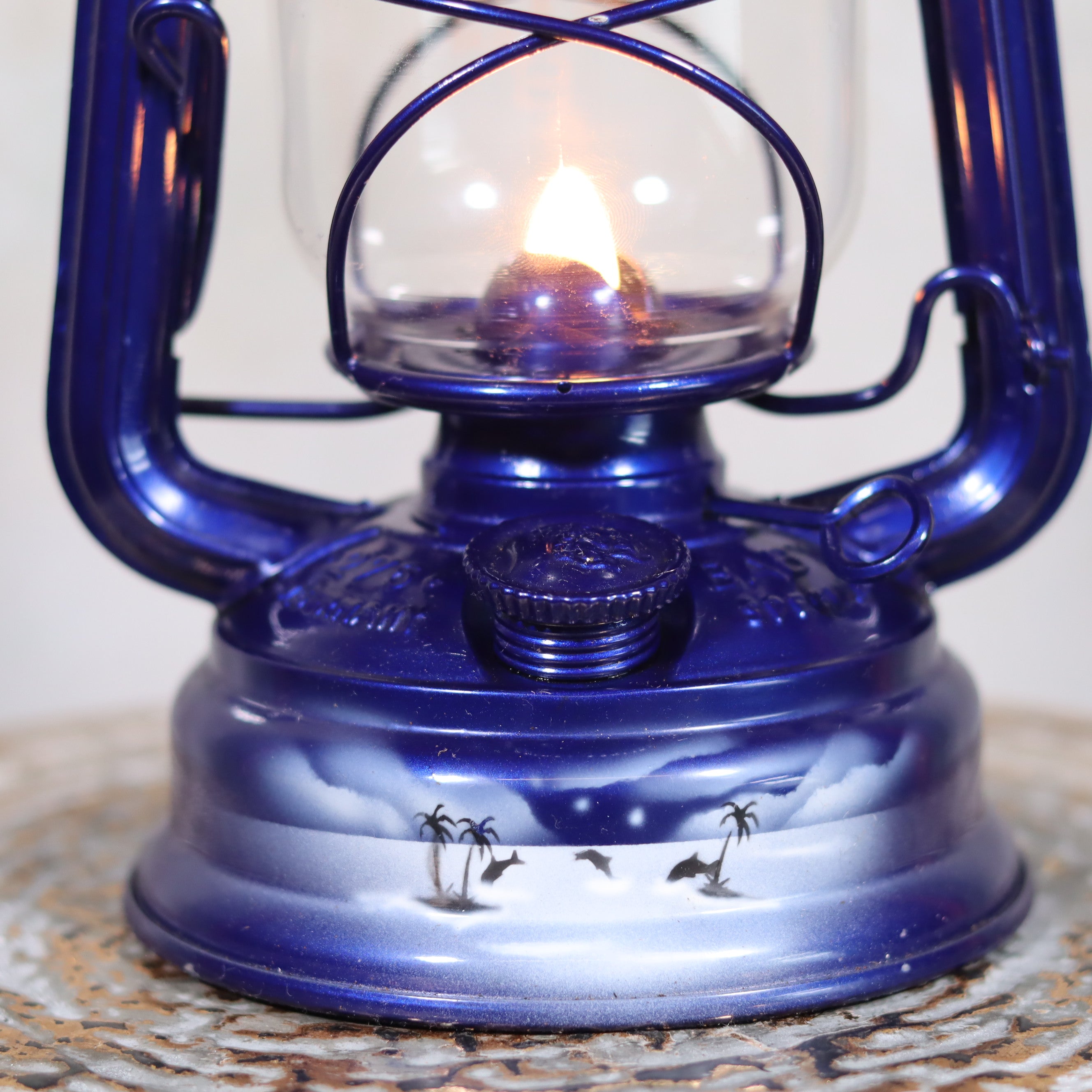 Rare Feuerhand 276 “Night Beach” – Limited Edition Airbrush Model oil lamp with flame and detailed night beach design