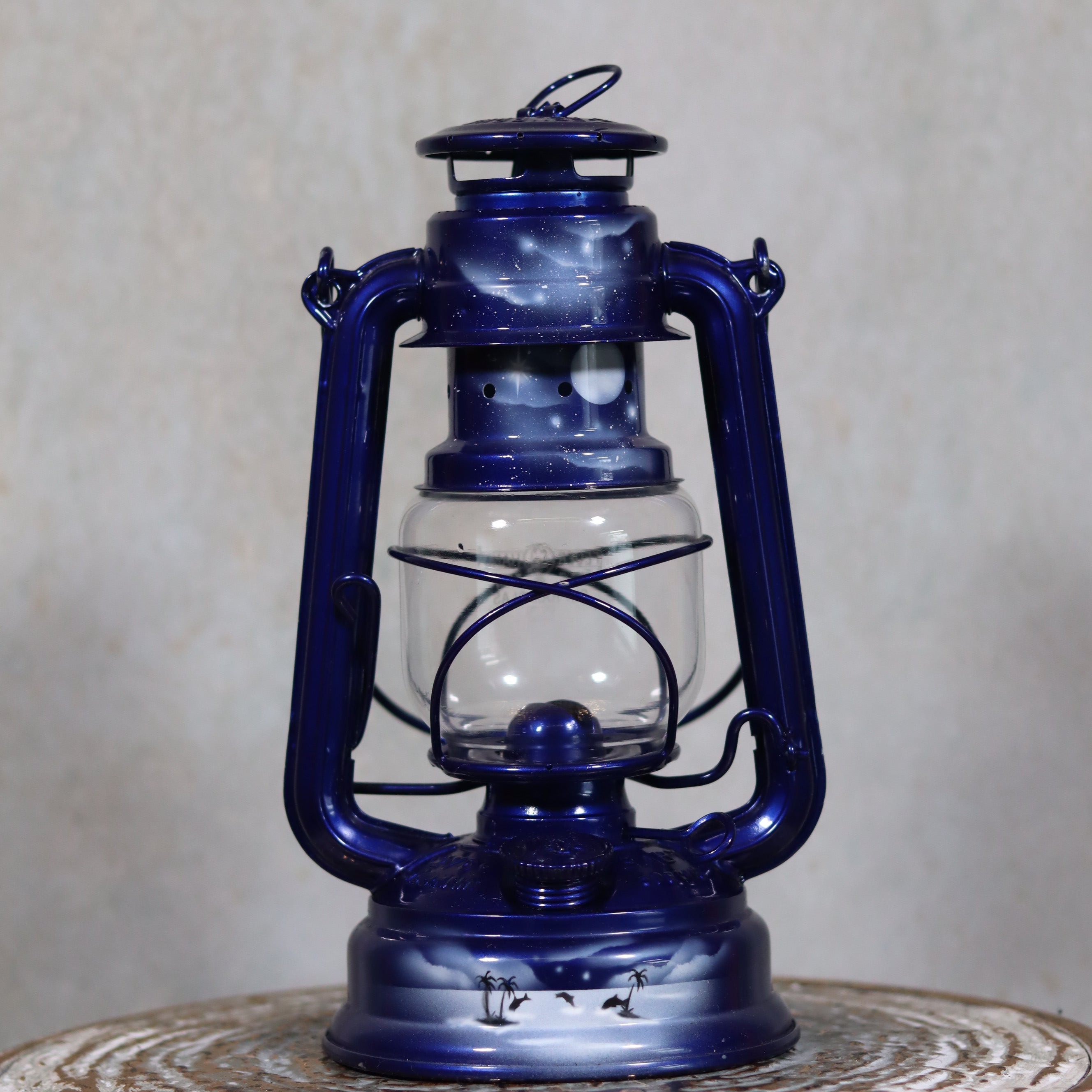 Rare Feuerhand 276 “Night Beach” – Limited Edition Airbrush Model oil lamp in near mint condition with deep blue finish