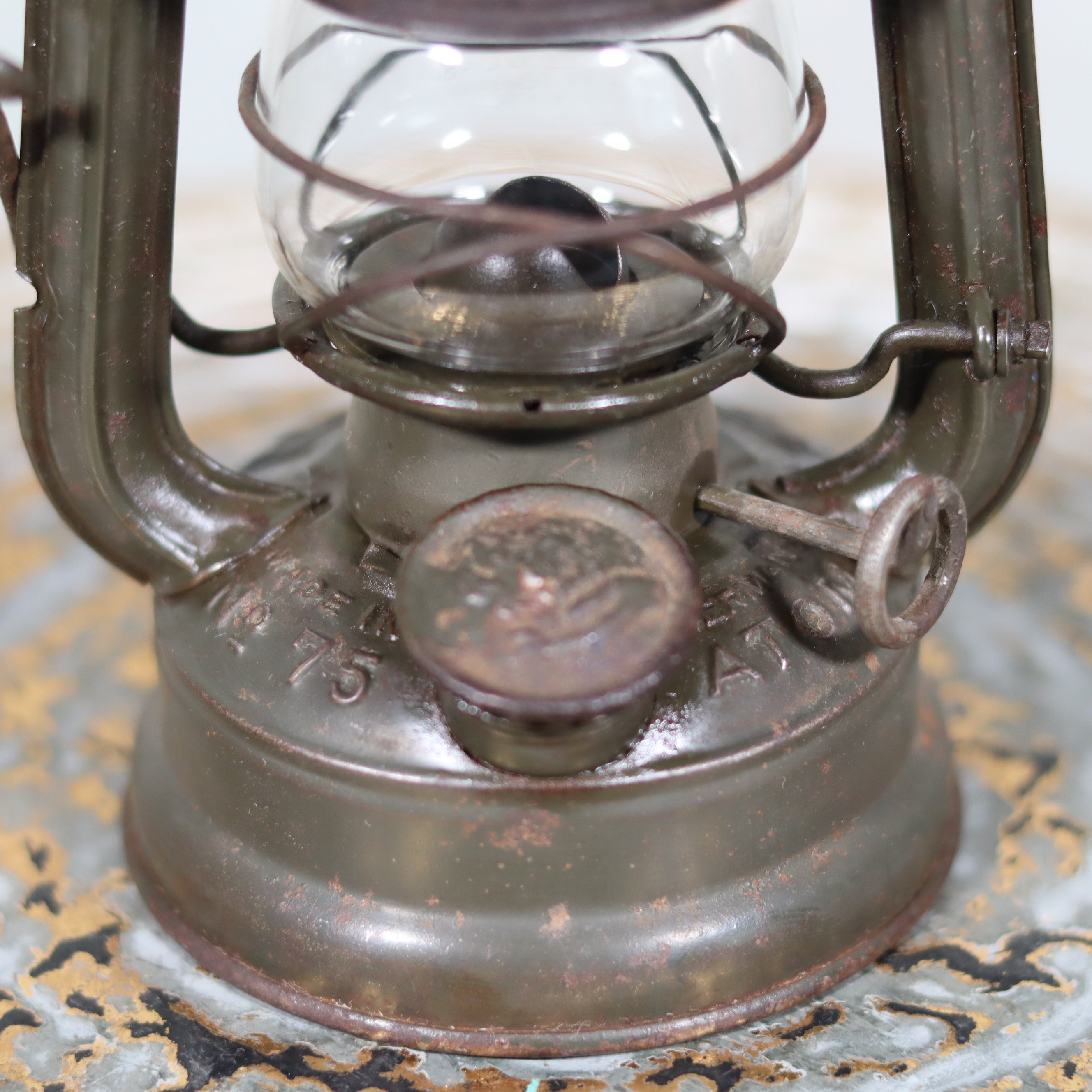 Beautiful and Functional Feuerhand “Atom 75 STK” Storm Lantern – Pre-War, Late 1930s to Early 1940s vintage oil lamp detail close-up