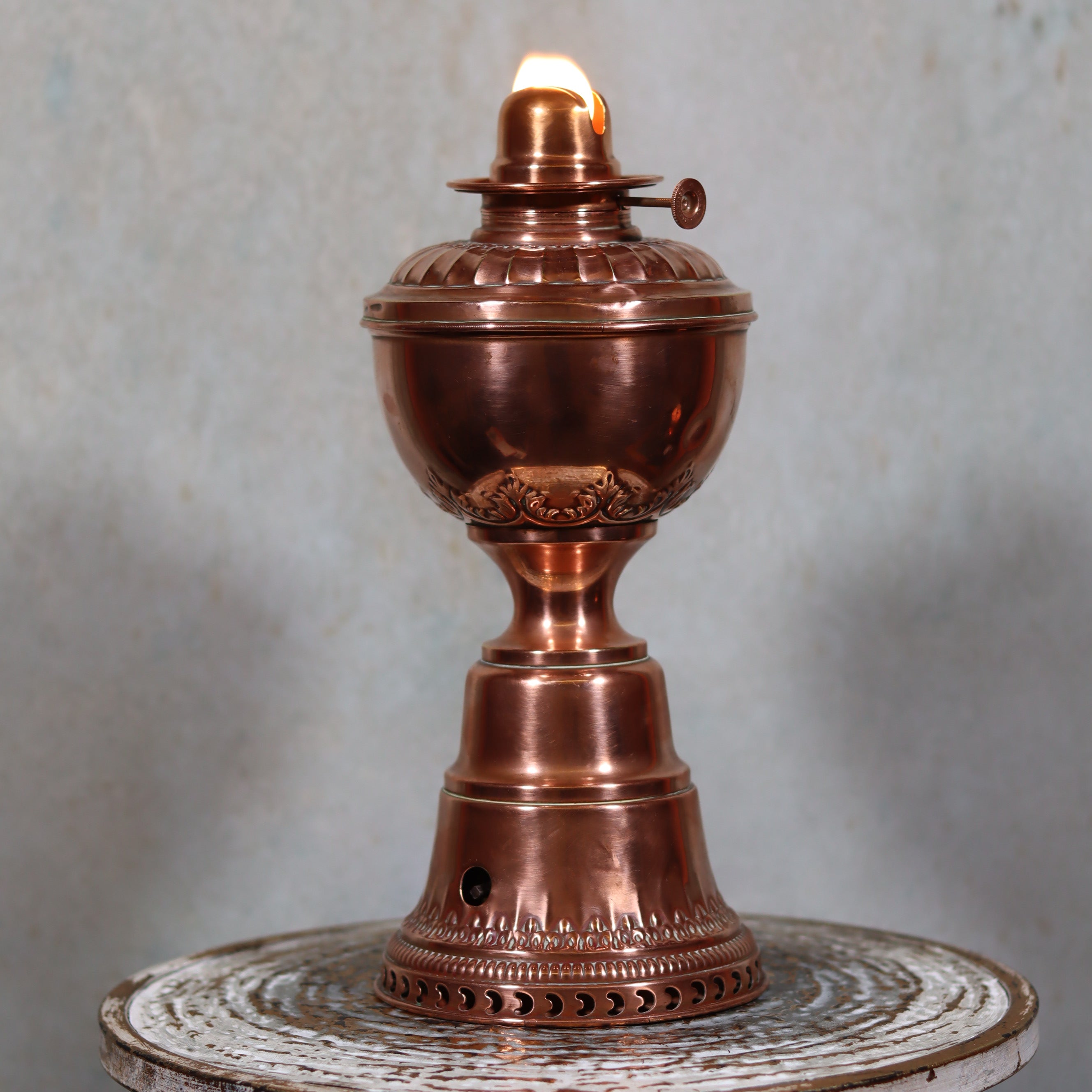 Extremely Rare “Improved Hitchcock Lamp” oil lamp with integrated fan in polished copper, USA 1895–1905, fully working vintage design