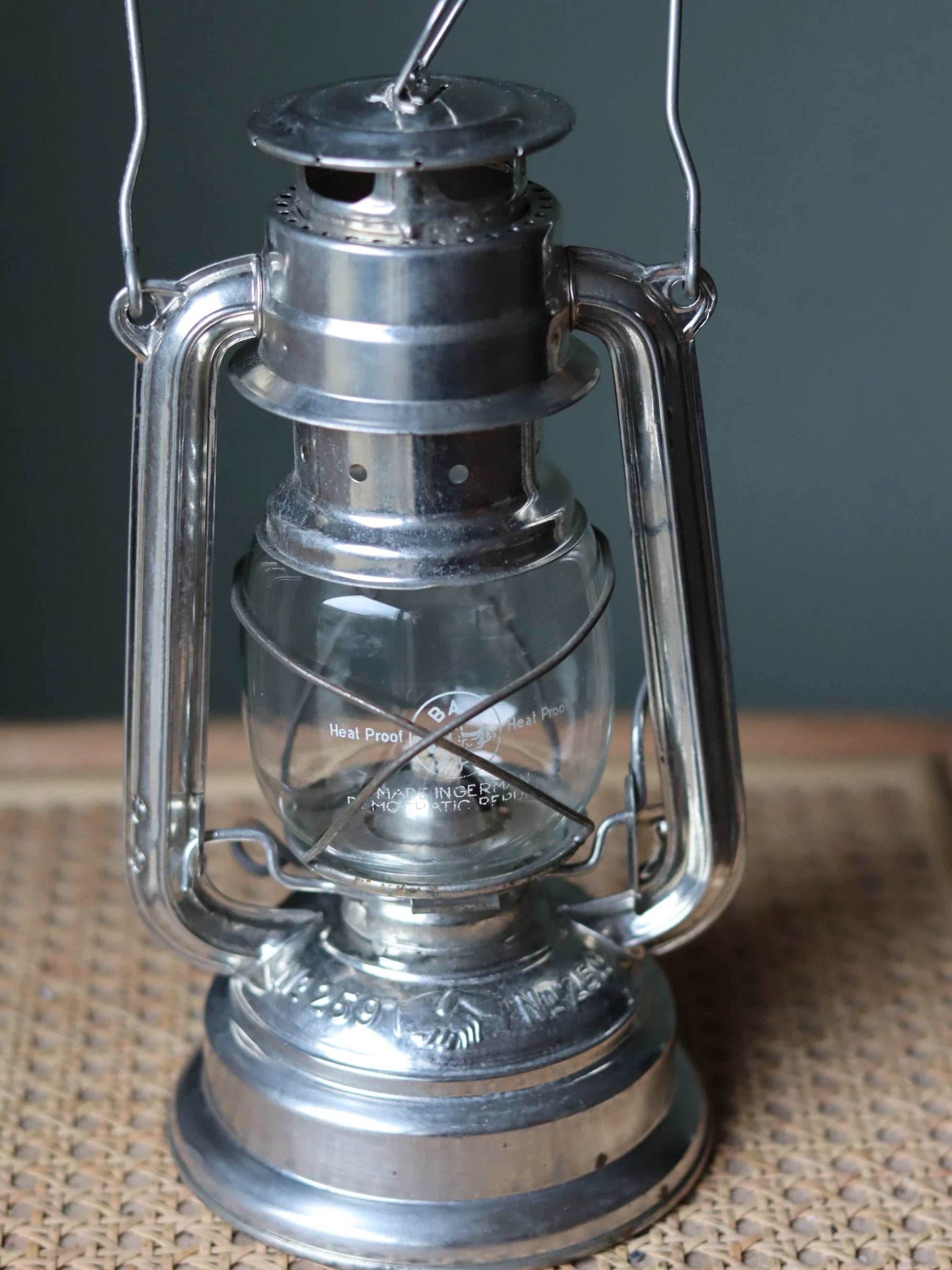Rare New Old Stock Mewa Hurricane Lantern – BAT 259 (1970s/80s) vintage oil lamp with heat-proof glass and metal frame