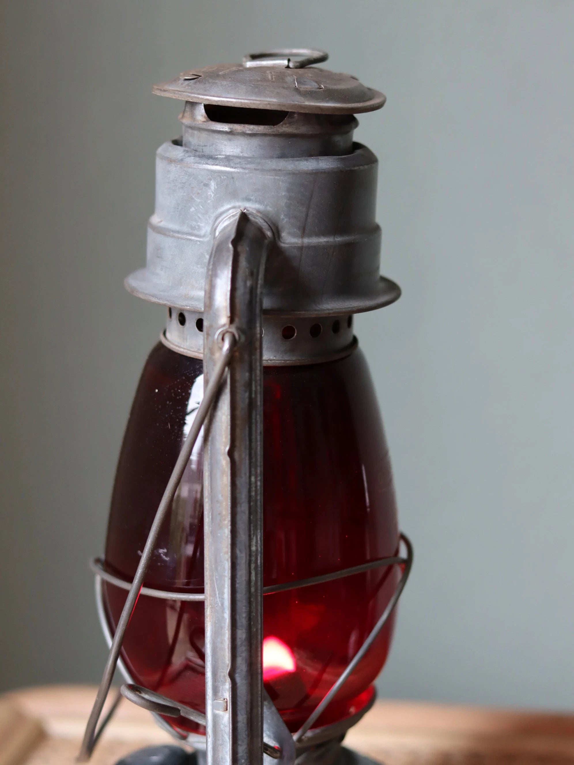 Chalwyn “Far East” Hurricane Lantern – Made in England (1960s) – Working Condition