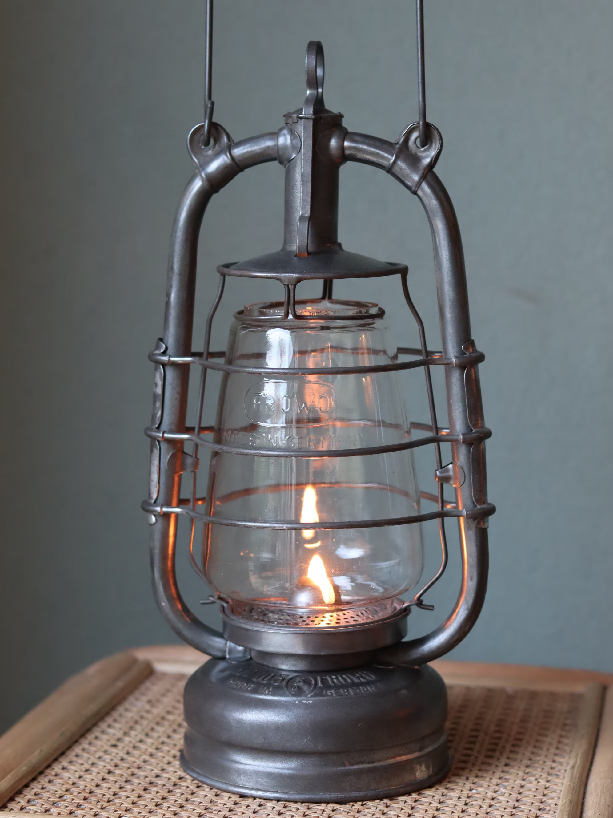 Rare Vintage Frowo 105 Hurricane Lantern – Pre/Post-WWII Model with Dog Emblem (1940s–1950s)