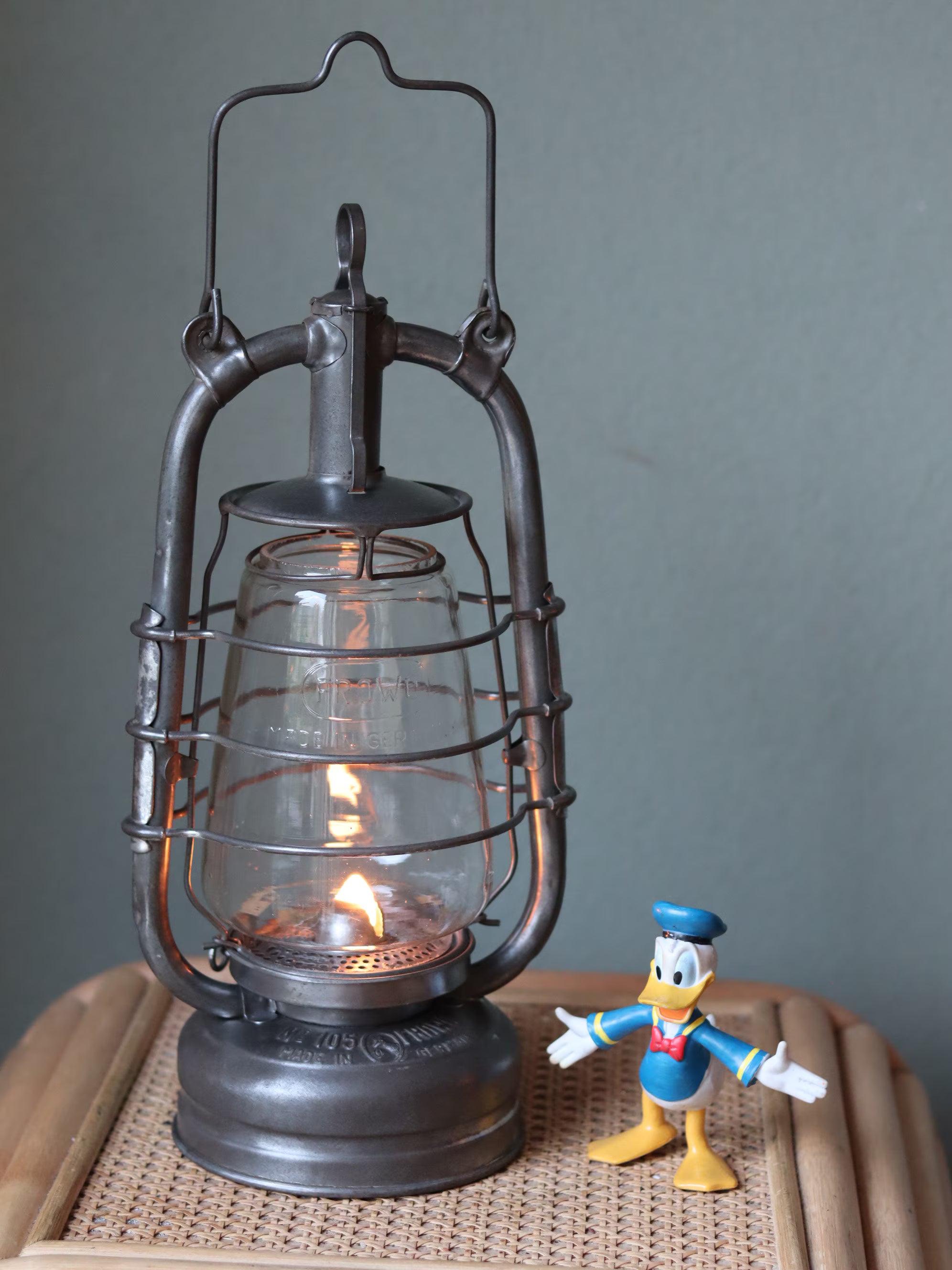 Rare Vintage Frowo 105 Hurricane Lantern – Pre/Post-WWII Model with Dog Emblem (1940s–1950s)