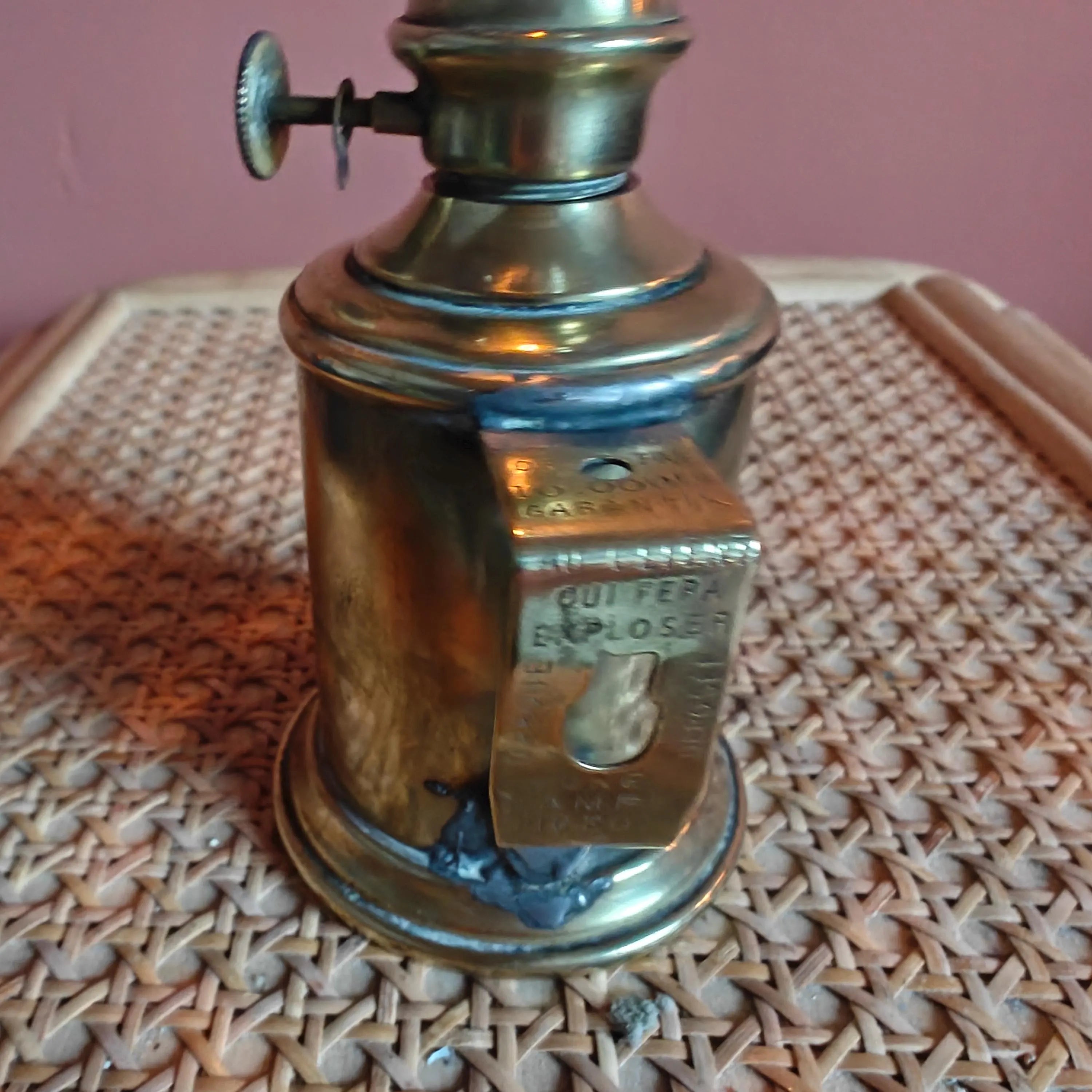 Vintage Pigeon Oil Lamp – Rare French Model (c.1900–1930)