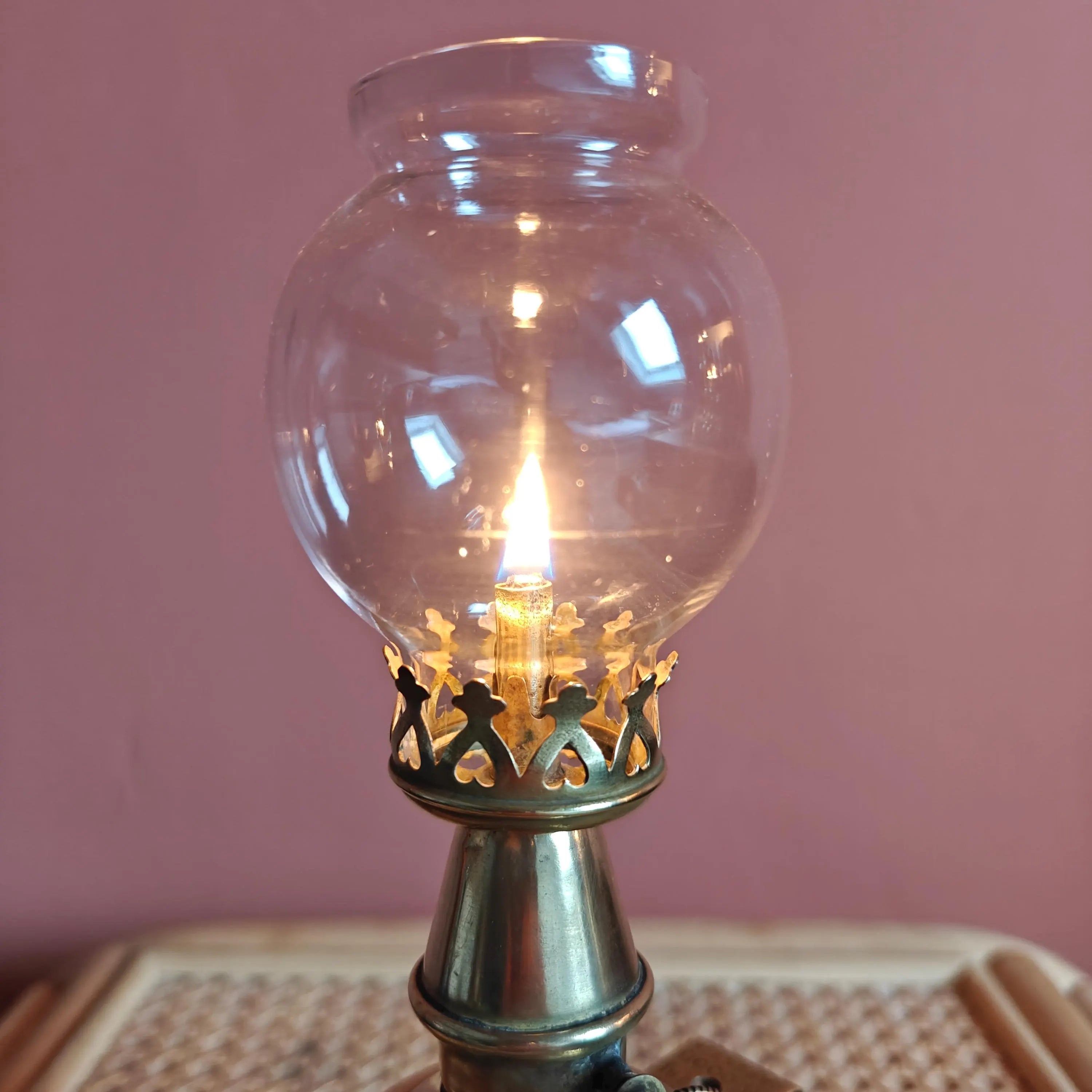 Vintage Pigeon Oil Lamp – Rare French Model (c.1900–1930)