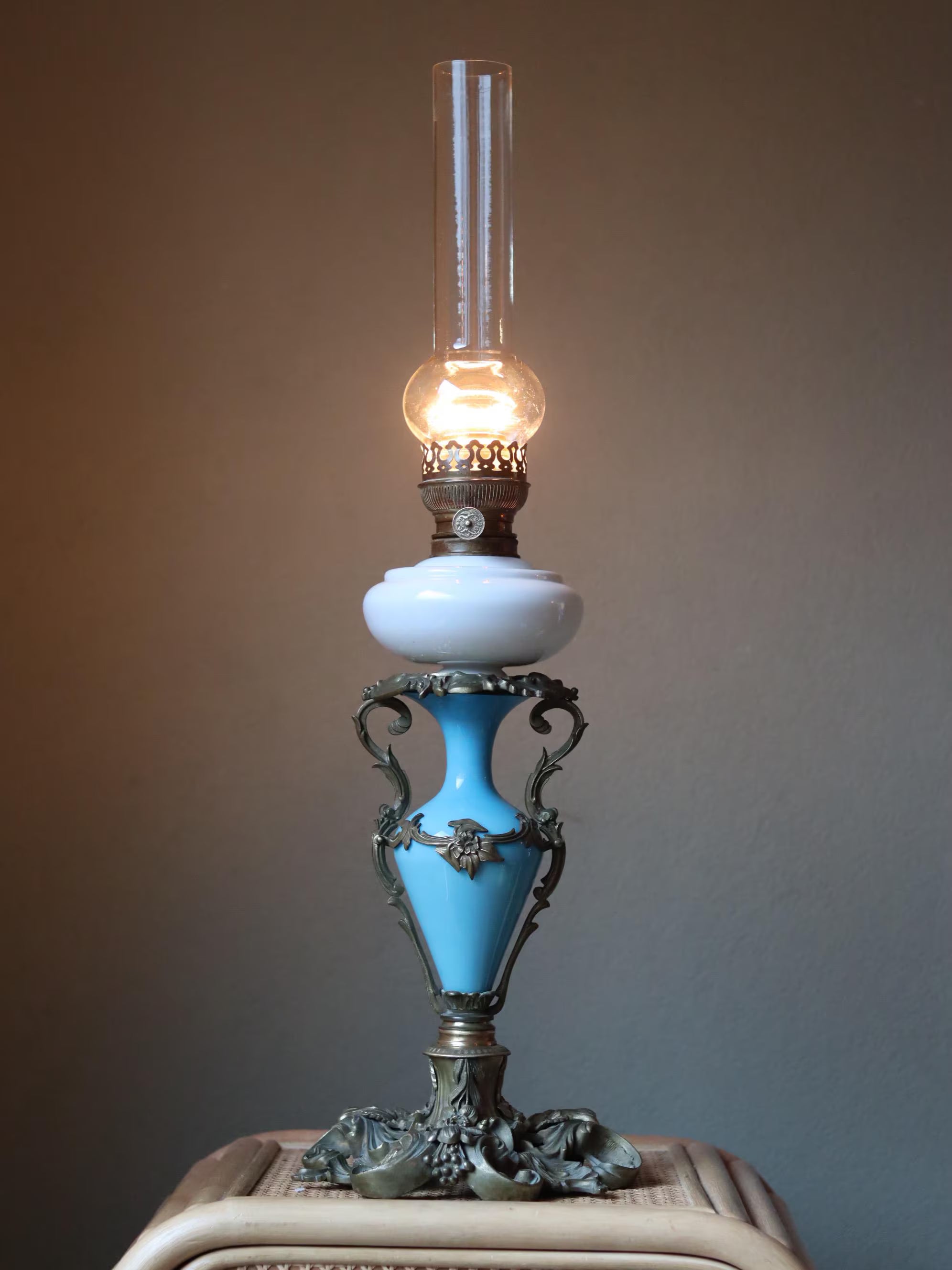 Extra-Large Antique Oil Lamp – Ehrich & Graetz Matador Burner (c.1900)