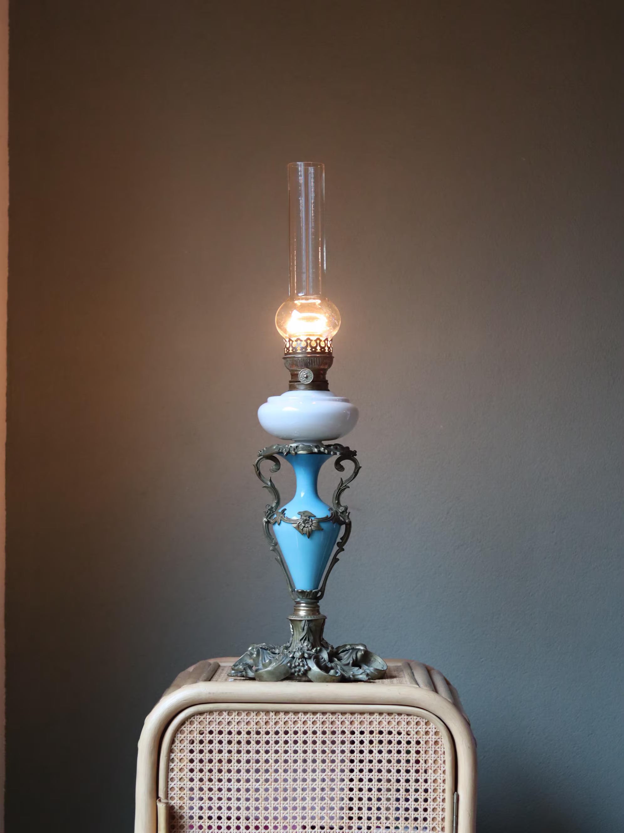 Extra-Large Antique Oil Lamp – Ehrich & Graetz Matador Burner (c.1900)
