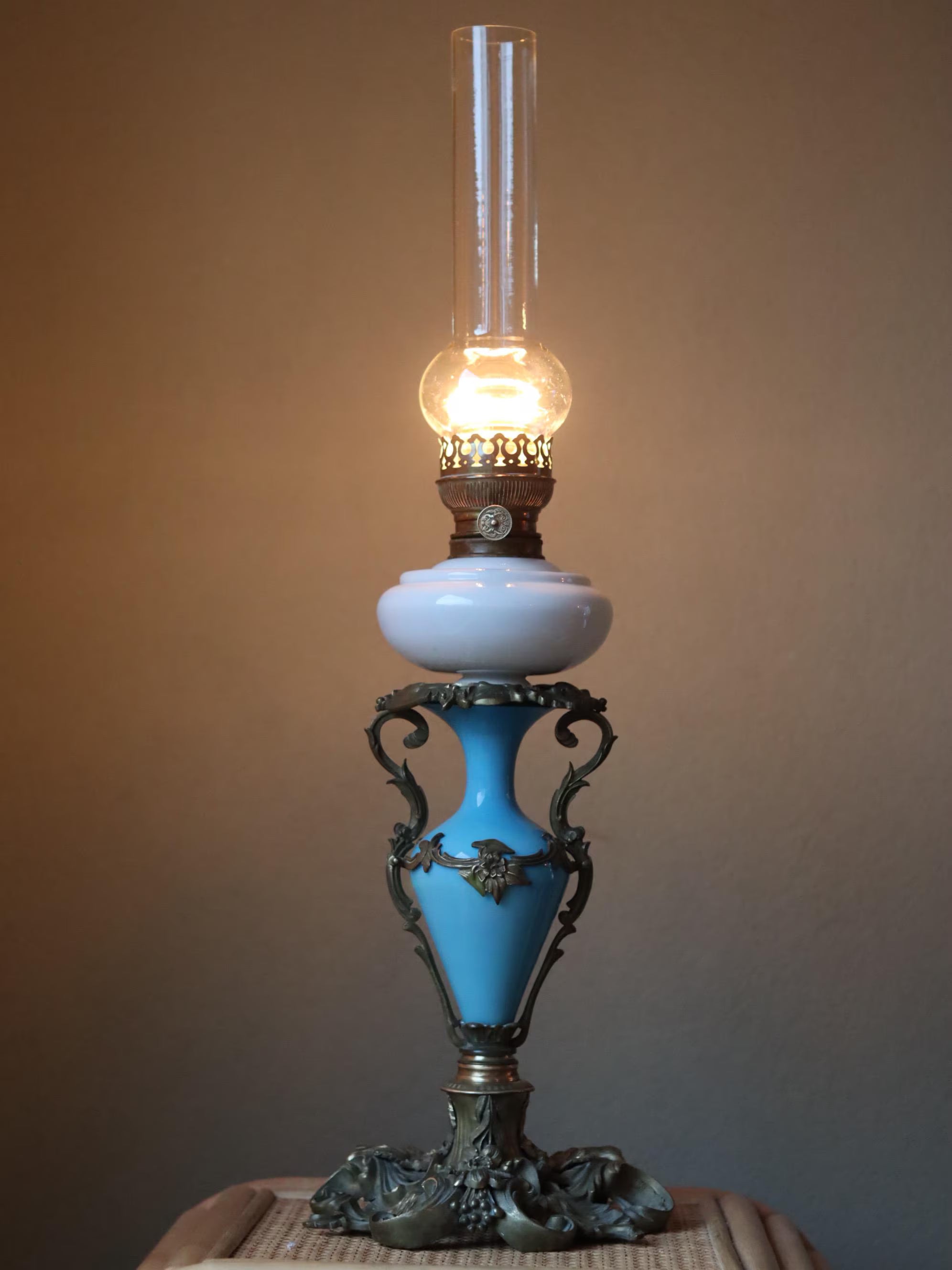 Extra-Large Antique Oil Lamp – Ehrich & Graetz Matador Burner (c.1900)