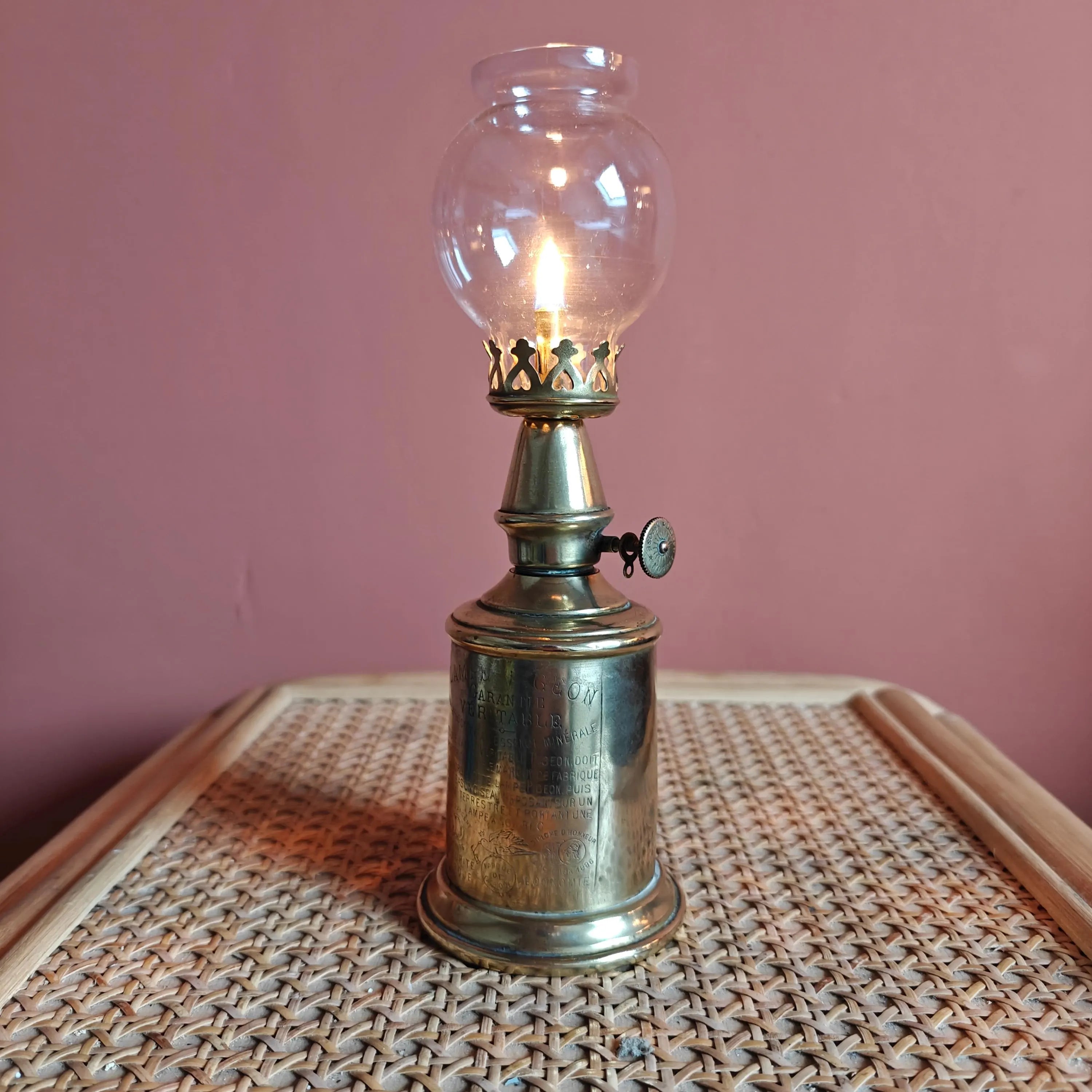 Vintage Pigeon Oil Lamp – Rare French Model (c.1900–1930)