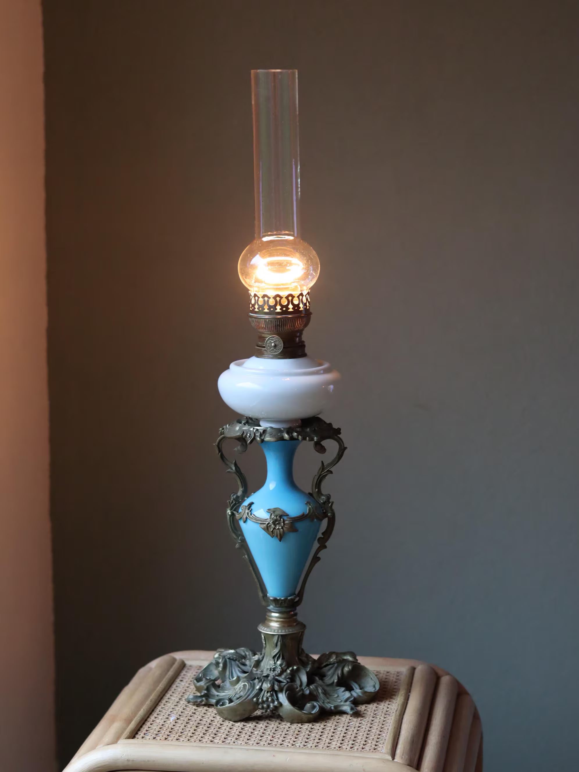 Extra-Large Antique Oil Lamp – Ehrich & Graetz Matador Burner (c.1900)