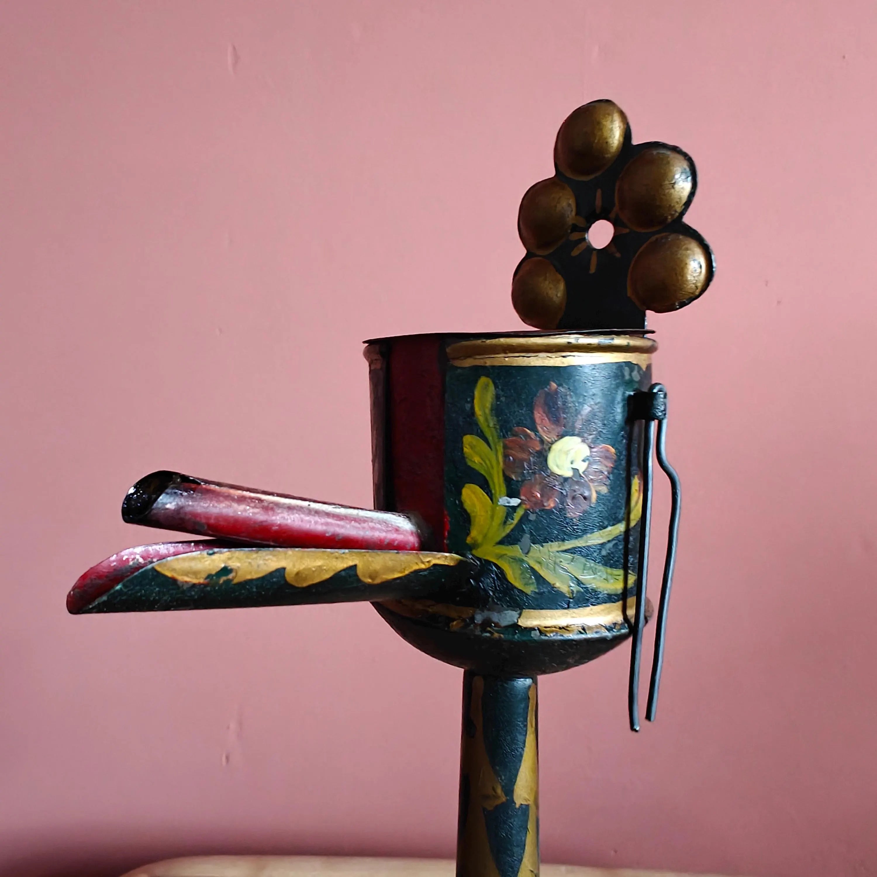 Vintage Dutch Oil Lamp – “Snotneus” Style – Hand-Painted with VOC Ships & Floral Design – 1950s showing detailed floral artwork and unique shape