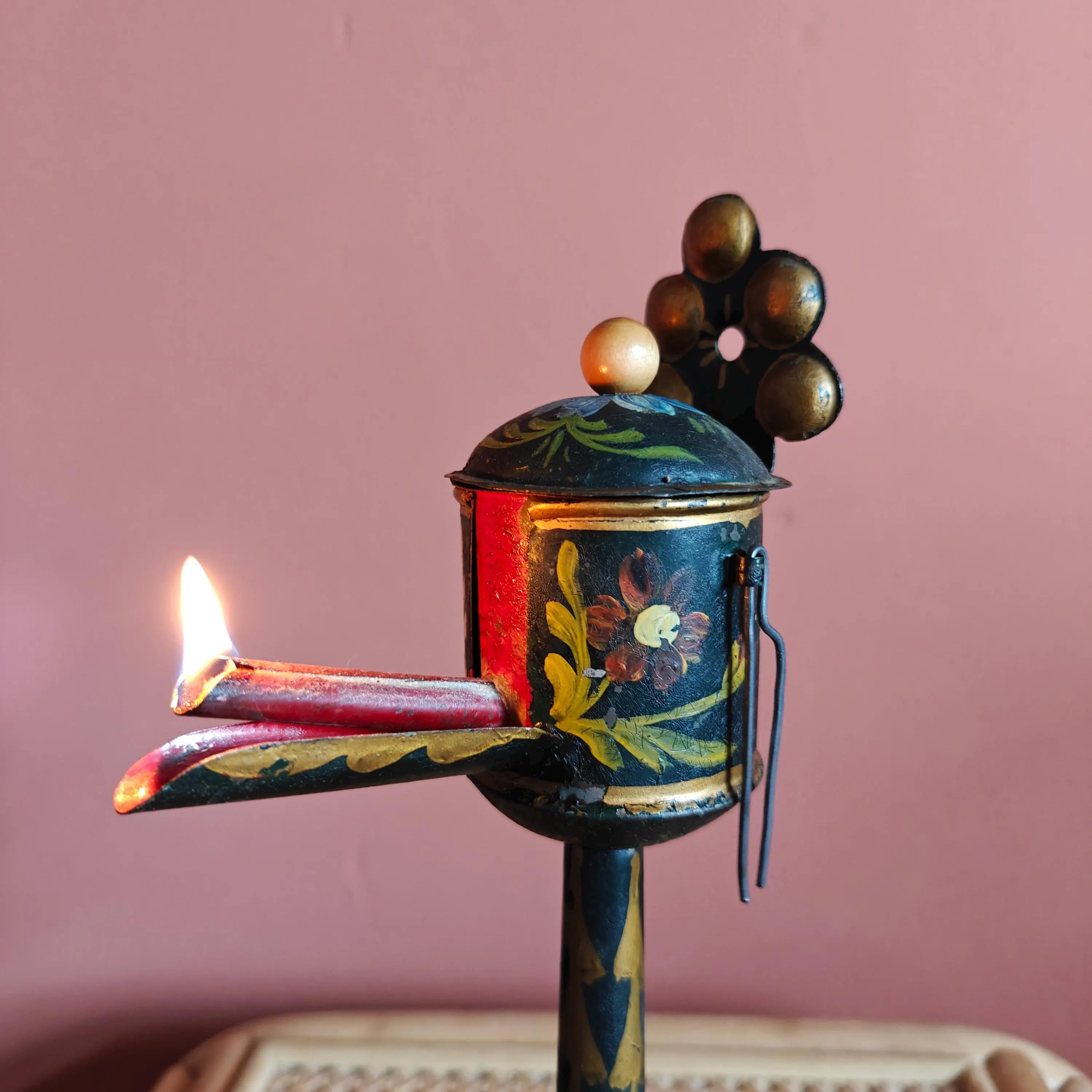 Vintage Dutch Oil Lamp – “Snotneus” Style – Hand-Painted with VOC Ships & Floral Design – 1950s lit against a pink background