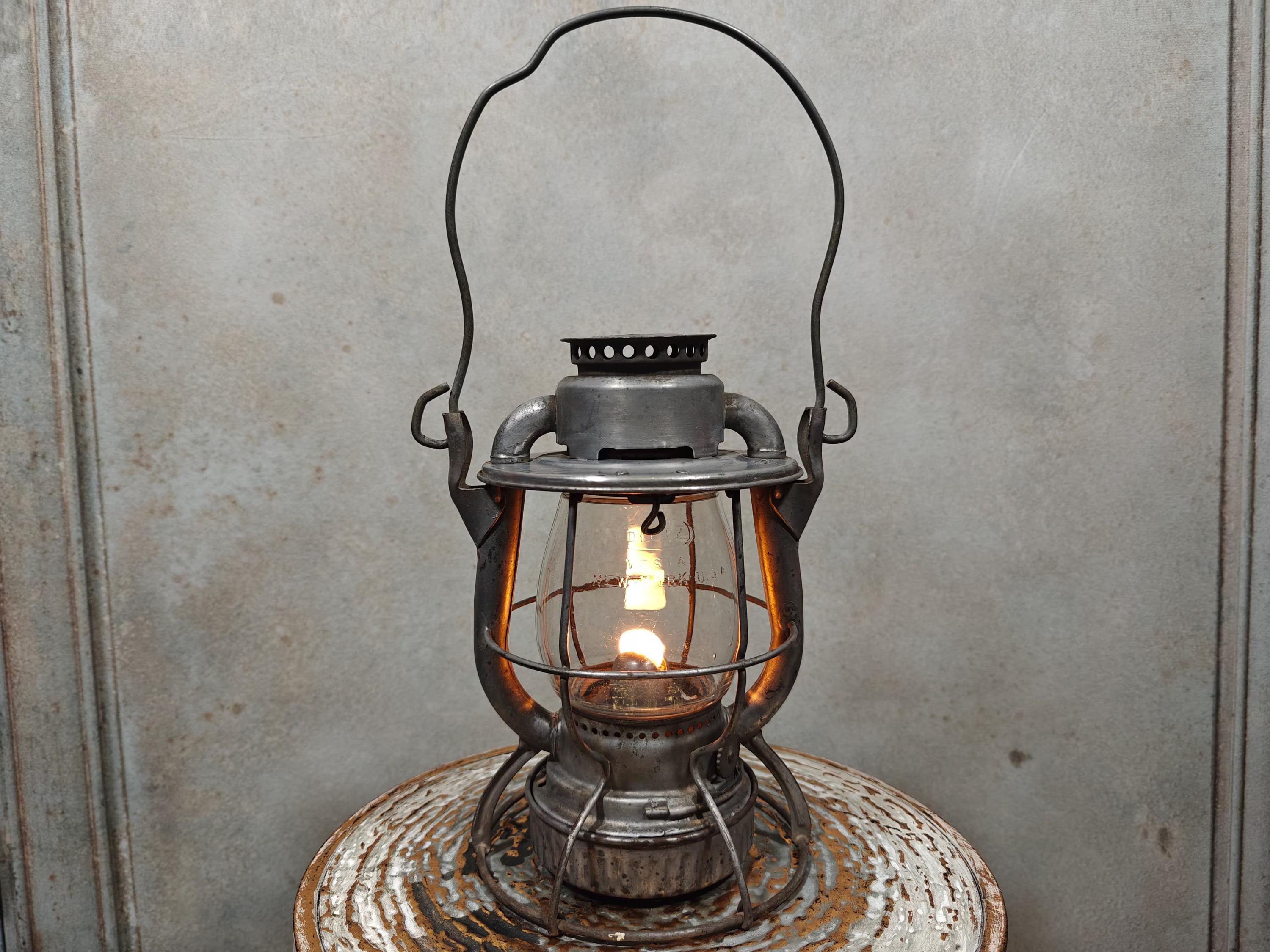 Vintage Dietz Vesta Hurricane Lantern – 1944 American Railroad Lamp