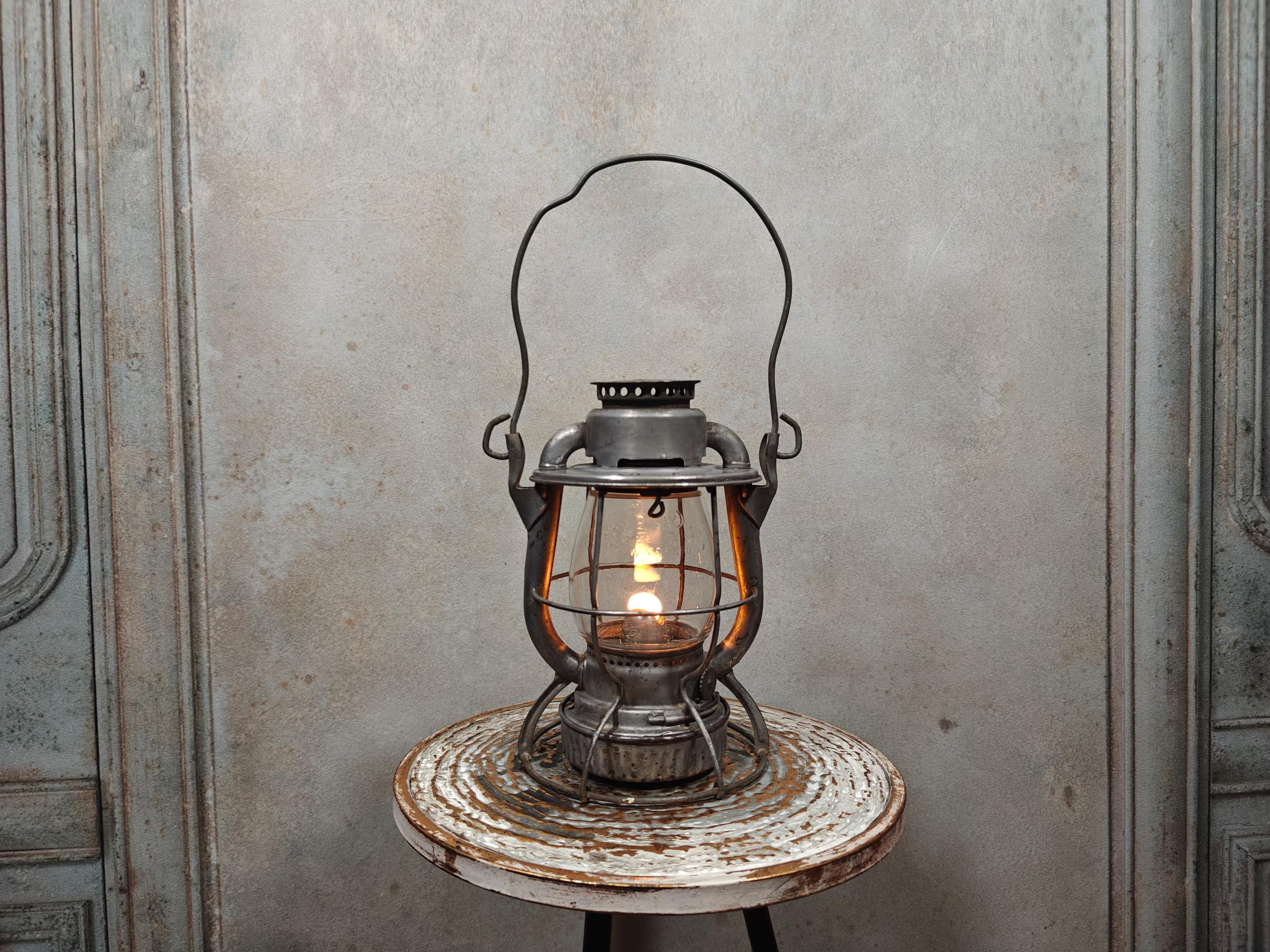 Vintage Dietz Vesta Hurricane Lantern – 1944 American Railroad Lamp