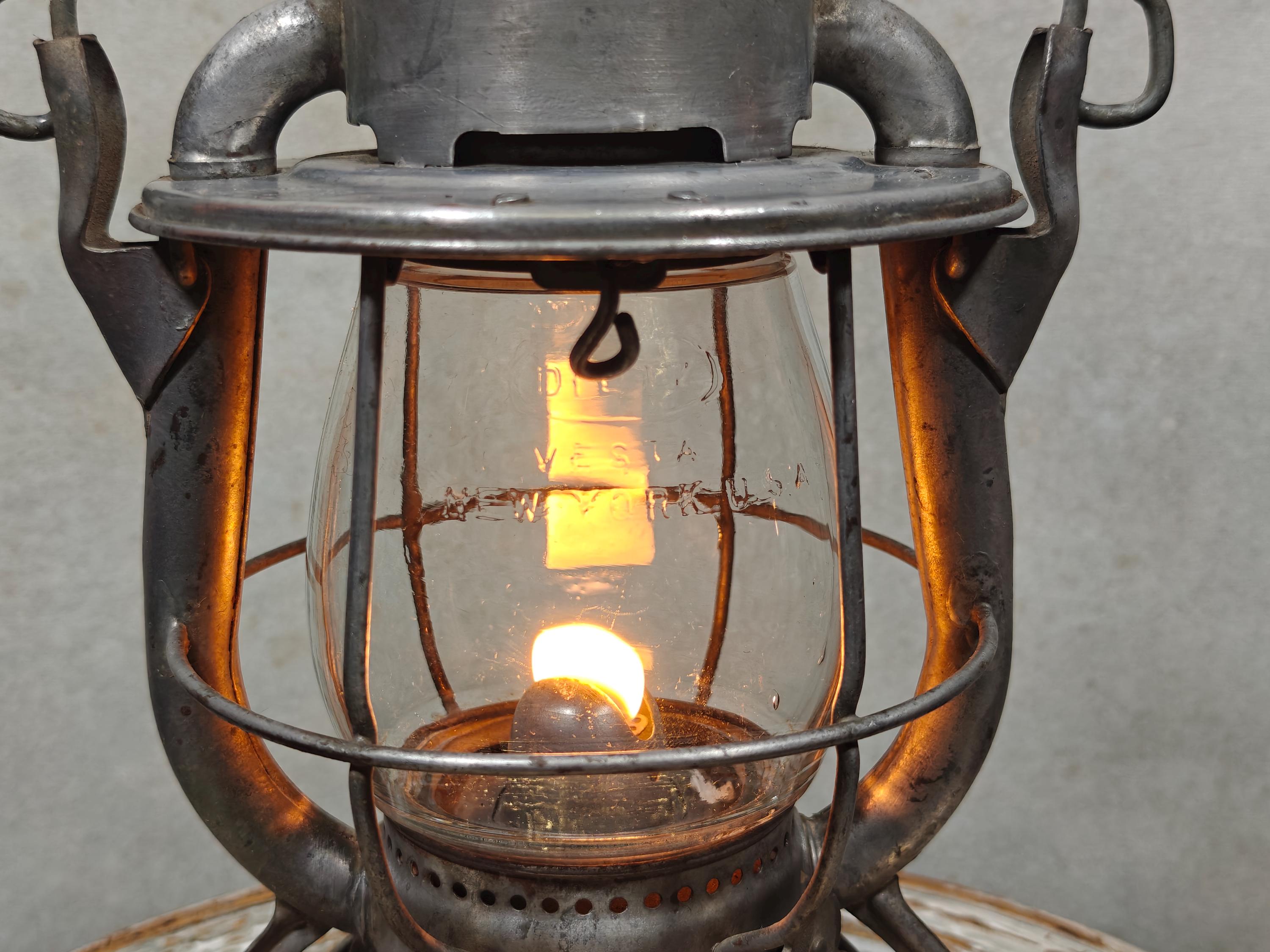 Vintage Dietz Vesta Hurricane Lantern – 1944 American Railroad Lamp