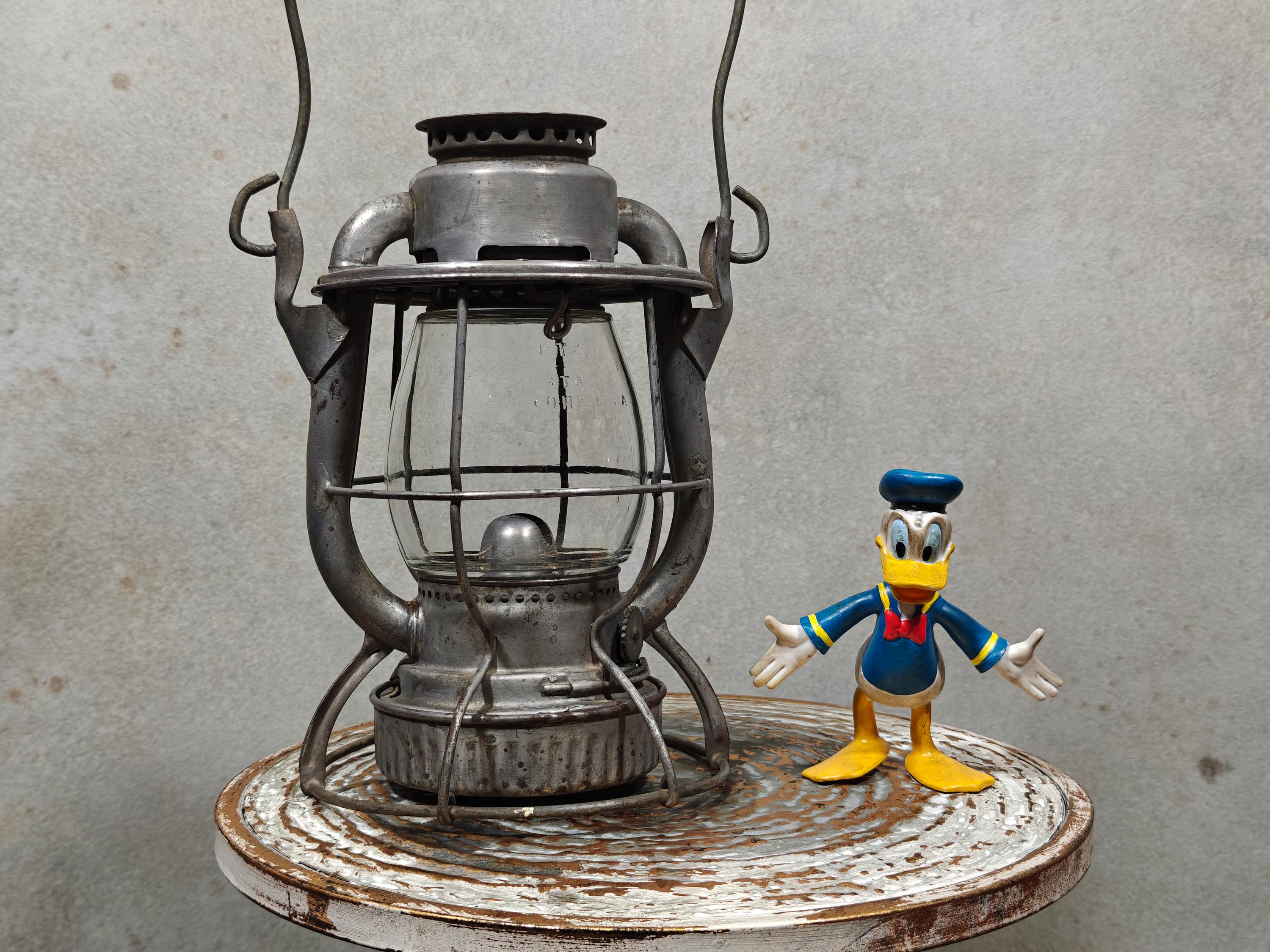 Vintage Dietz Vesta Hurricane Lantern – 1944 American Railroad Lamp